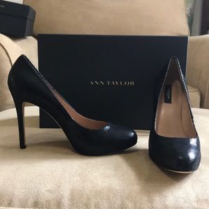 Stunning Black Pumps!